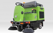 M4B 駕駛式電動掃地機