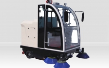 M12全封閉駕駛式掃地車