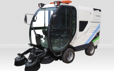 M16B混合動力駕駛式掃地車