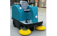 M4電動駕駛式掃路車