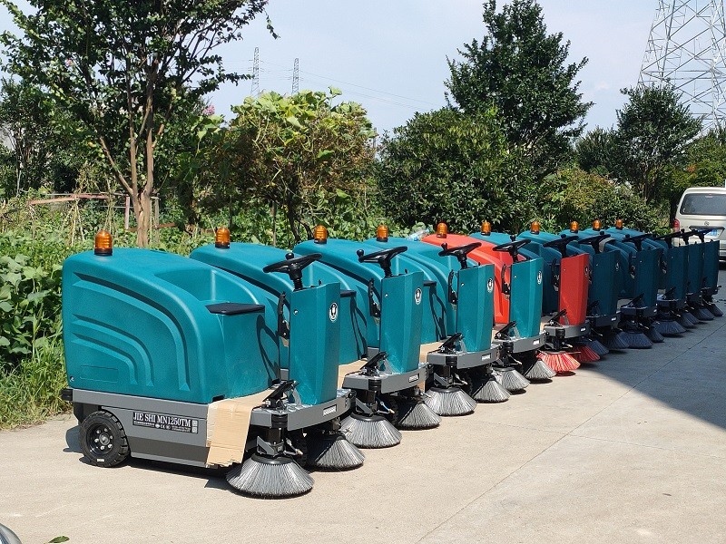 潔士MN1250小型電動(dòng)駕駛式掃地機(jī)/電動(dòng)駕駛式掃地車/電動(dòng)駕駛式清掃車/電動(dòng)駕駛式清掃機(jī)/電動(dòng)駕駛式掃路車/電動(dòng)駕駛式掃路機(jī)