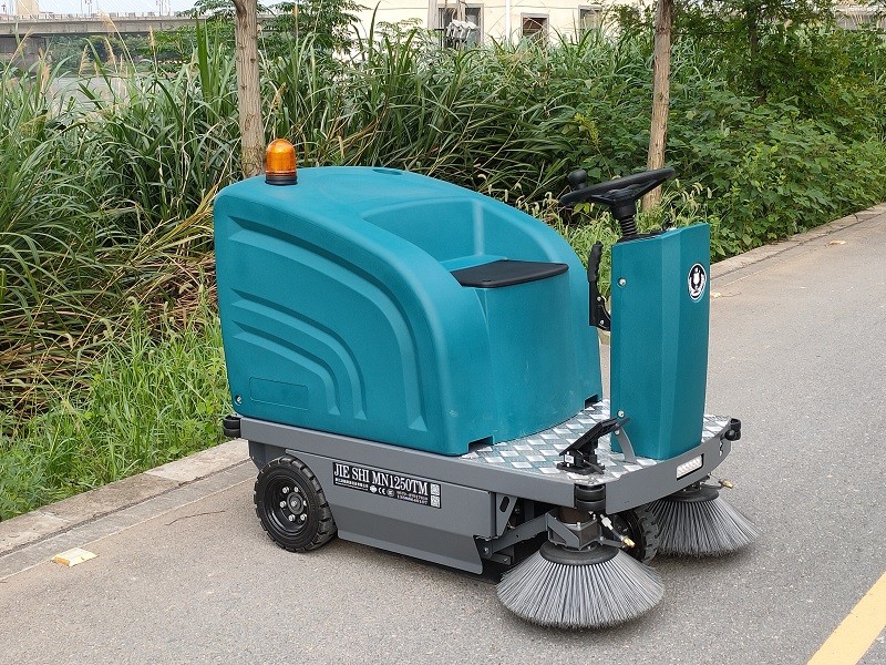 潔士MN1250小型電動(dòng)駕駛式掃地機(jī)/電動(dòng)駕駛式掃地車/電動(dòng)駕駛式清掃車/電動(dòng)駕駛式清掃機(jī)/電動(dòng)駕駛式掃路車/電動(dòng)駕駛式掃路機(jī)