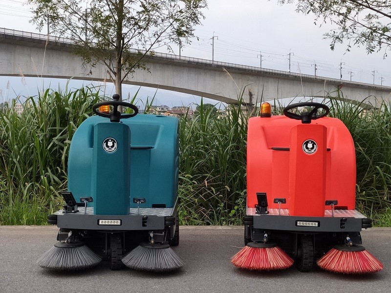 潔士MN1250小型電動(dòng)駕駛式掃地機(jī)/電動(dòng)駕駛式掃地車/電動(dòng)駕駛式清掃車/電動(dòng)駕駛式清掃機(jī)/電動(dòng)駕駛式掃路車/電動(dòng)駕駛式掃路機(jī)